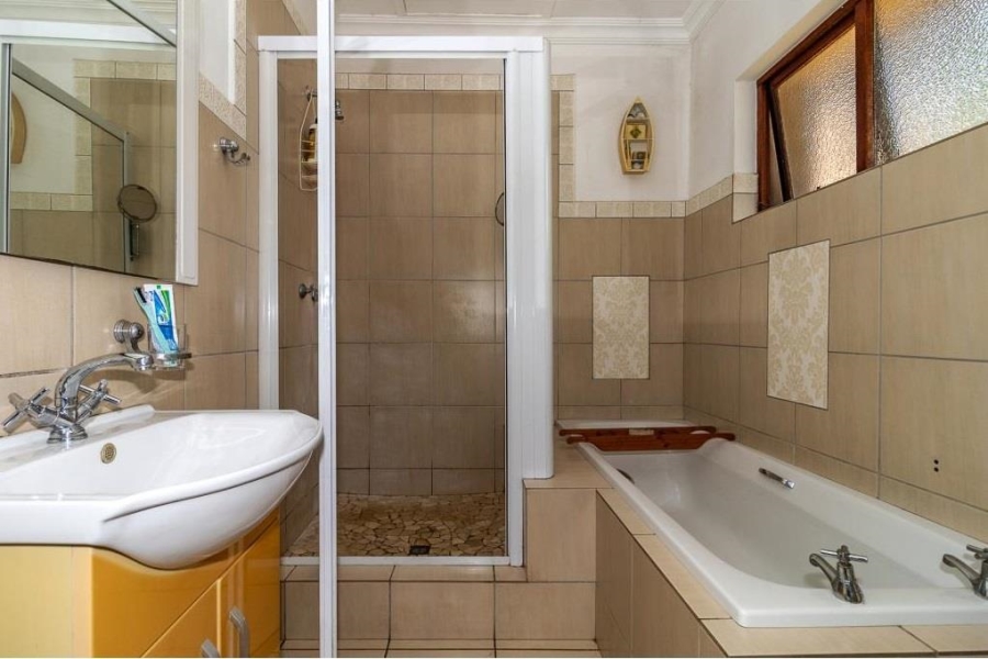 4 Bedroom Property for Sale in Waterfall Gauteng