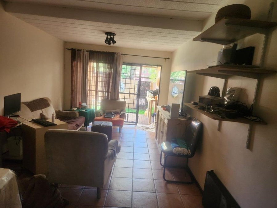 2 Bedroom Property for Sale in Magaliessig Gauteng