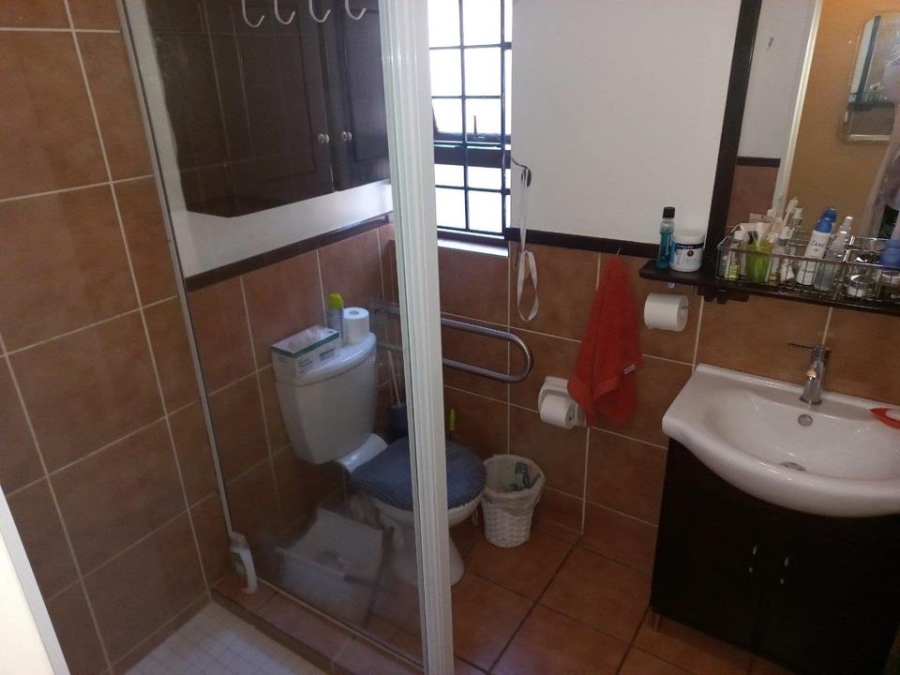 2 Bedroom Property for Sale in Magaliessig Gauteng