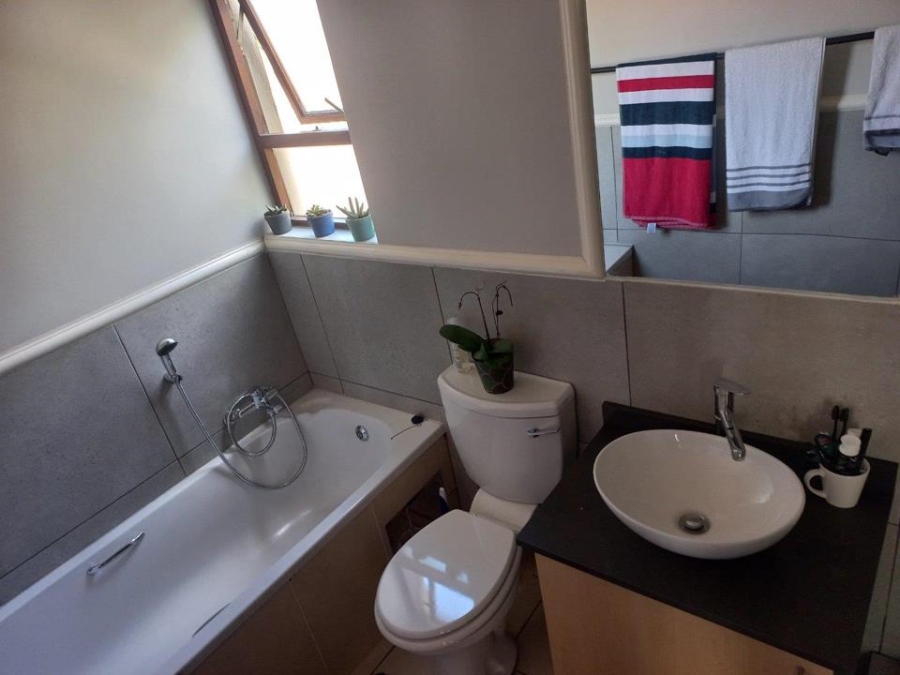 1 Bedroom Property for Sale in Douglasdale Gauteng