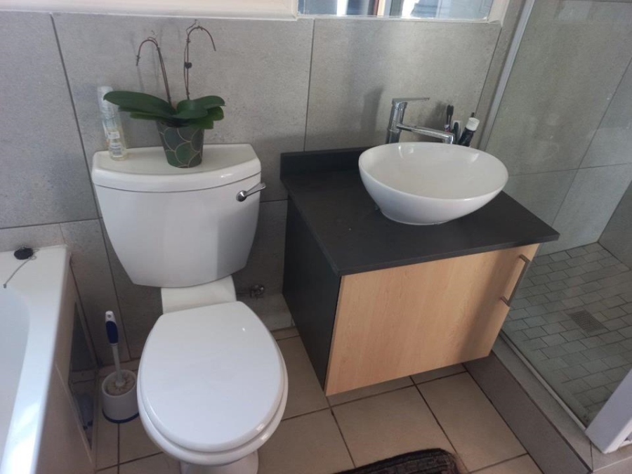 1 Bedroom Property for Sale in Douglasdale Gauteng