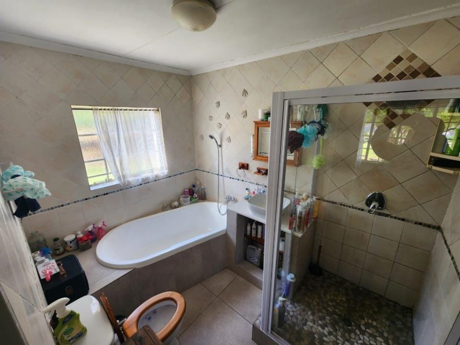 4 Bedroom Property for Sale in Leeuwfontein Gauteng