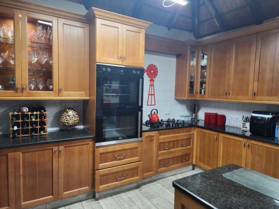 5 Bedroom Property for Sale in Kameelfontein Gauteng
