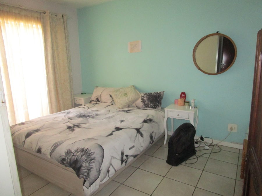 2 Bedroom Property for Sale in Die Hoewes Gauteng