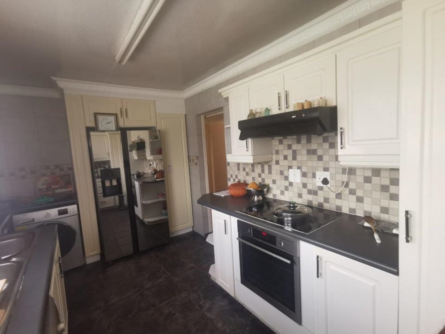 3 Bedroom Property for Sale in Ridgeway Gauteng