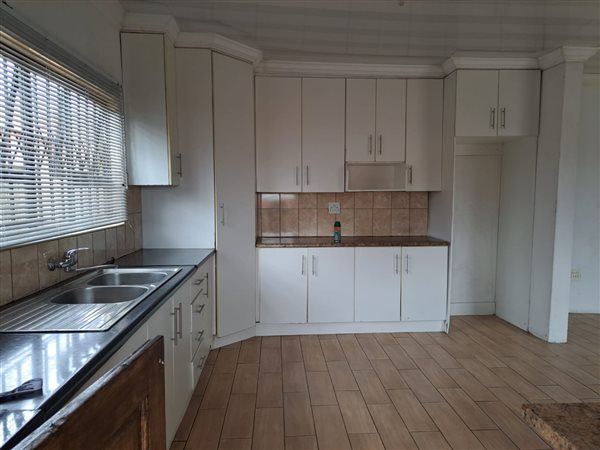 6 Bedroom Property for Sale in Soshanguve Gauteng