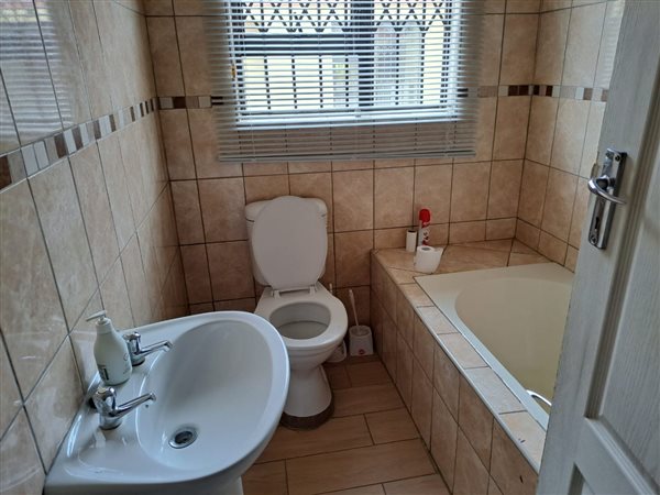 6 Bedroom Property for Sale in Soshanguve Gauteng