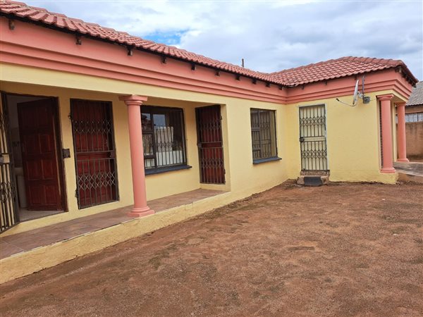 6 Bedroom Property for Sale in Soshanguve Gauteng