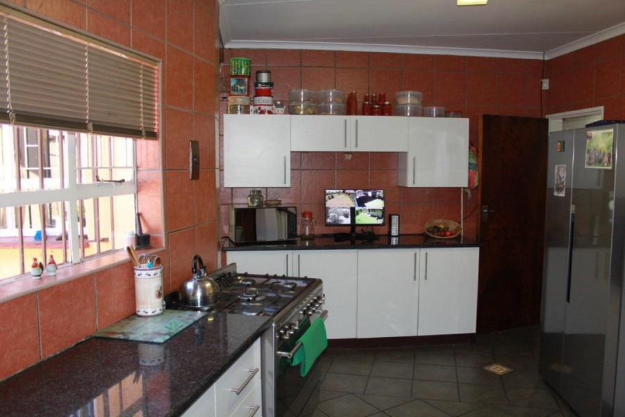 4 Bedroom Property for Sale in Ontdekkerspark Gauteng