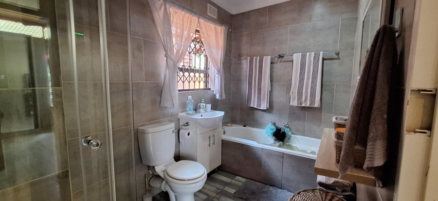4 Bedroom Property for Sale in Rant En Dal Gauteng