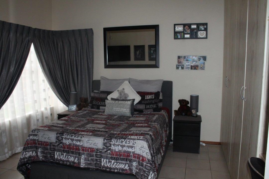5 Bedroom Property for Sale in Noordheuwel Gauteng