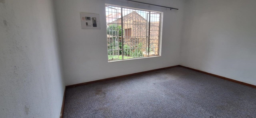 2 Bedroom Property for Sale in Noordheuwel Gauteng