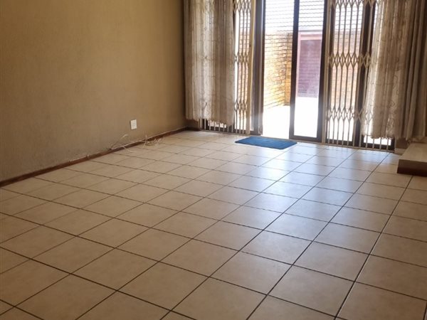 2 Bedroom Property for Sale in Silverton Gauteng