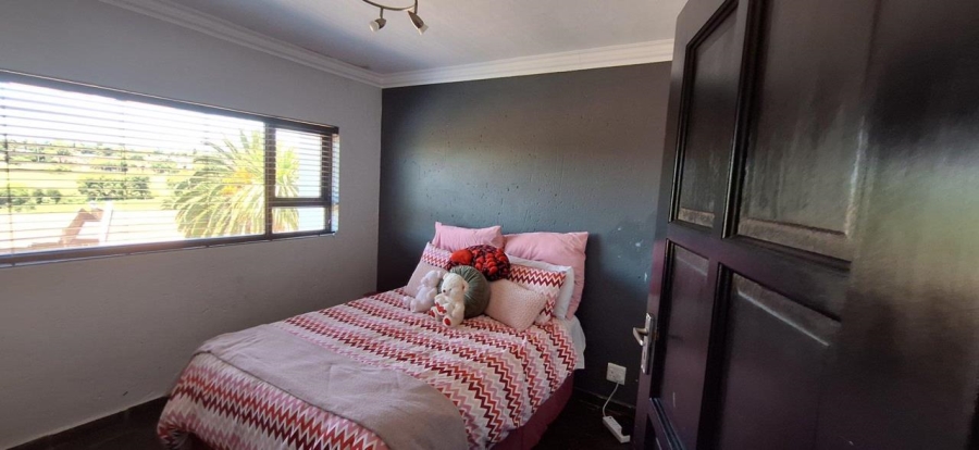 5 Bedroom Property for Sale in Rant En Dal Gauteng