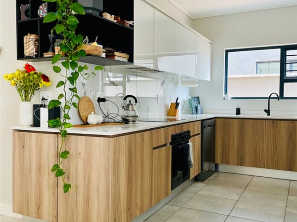 To Let 3 Bedroom Property for Rent in Halfway House Gauteng