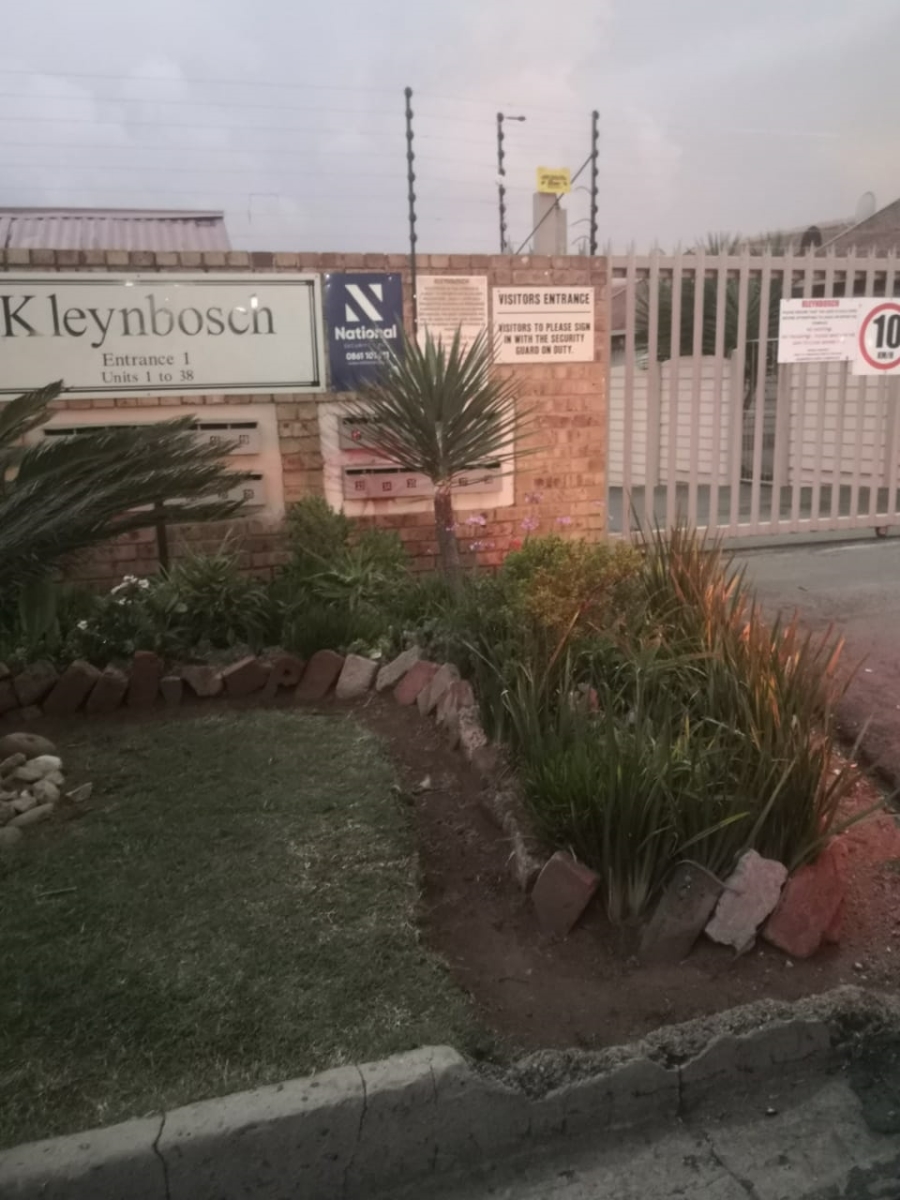 To Let 2 Bedroom Property for Rent in Birch Acres Gauteng