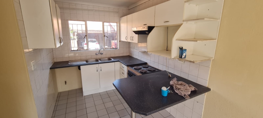 To Let 2 Bedroom Property for Rent in Birchleigh Gauteng