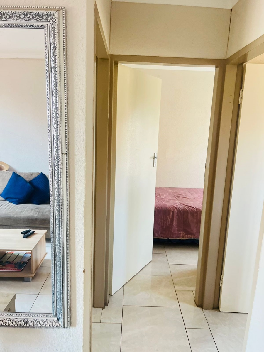 To Let 1 Bedroom Property for Rent in Rosslyn Gauteng