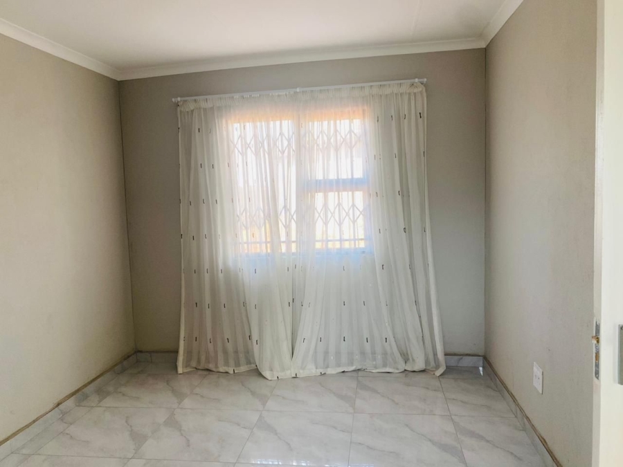 To Let 2 Bedroom Property for Rent in Dawn Park Gauteng