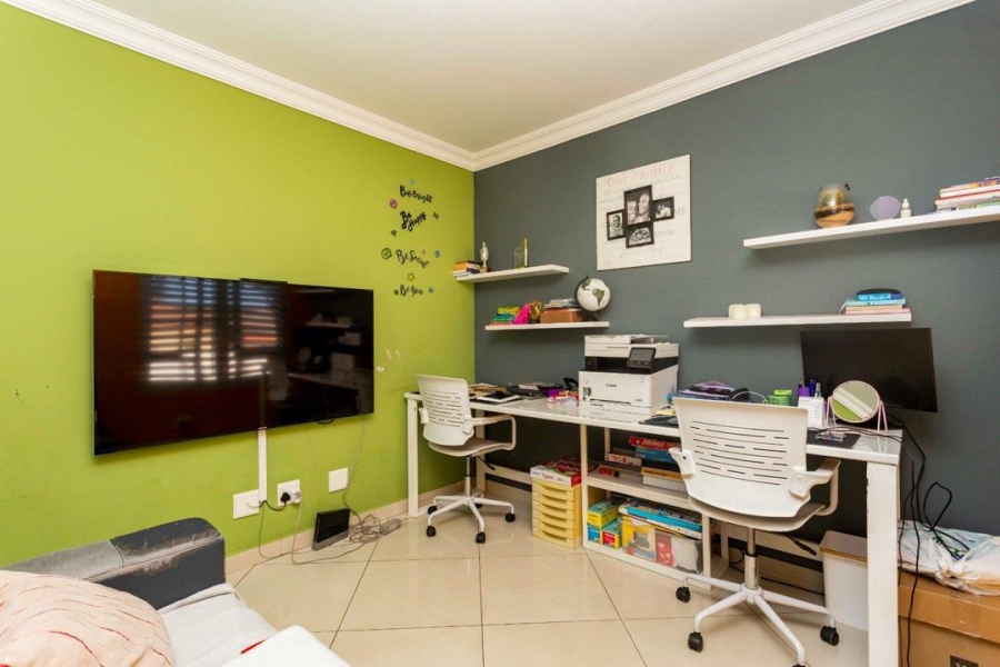 4 Bedroom Property for Sale in Thatchfield Close Gauteng