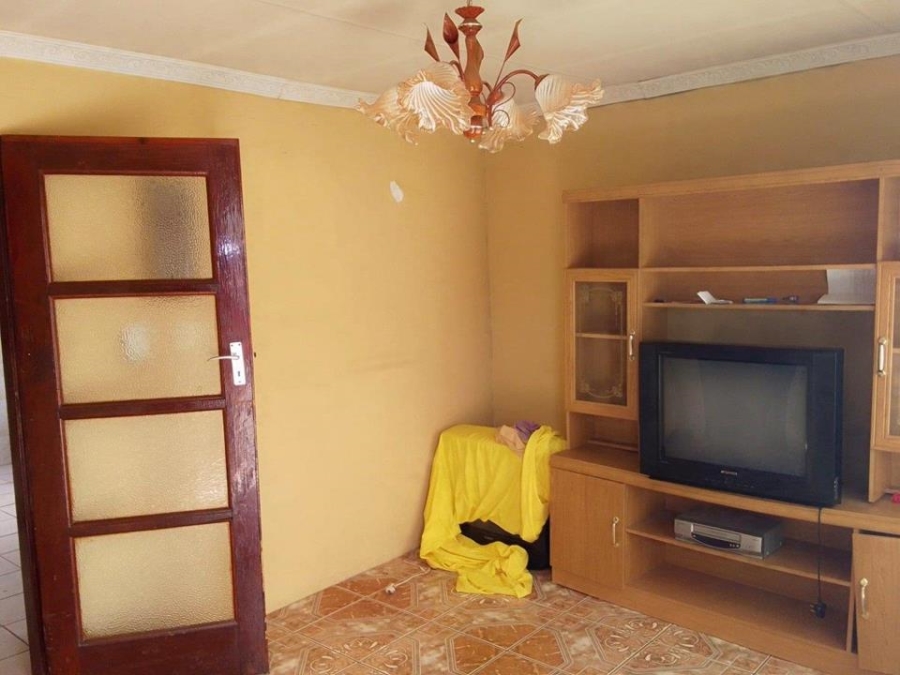 2 Bedroom Property for Sale in Zondi Gauteng