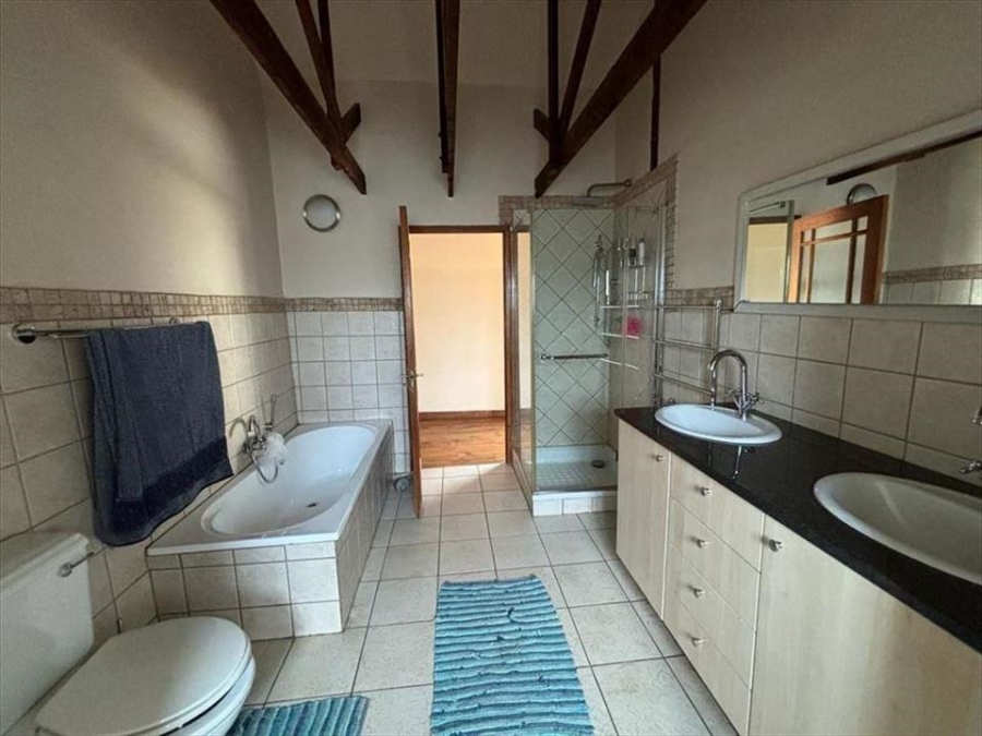 5 Bedroom Property for Sale in Parkdene Gauteng
