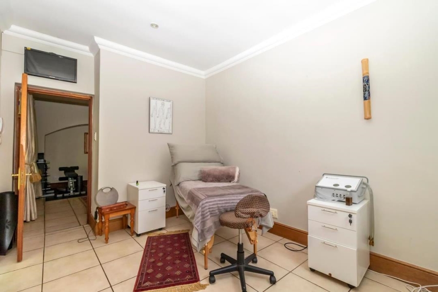 5 Bedroom Property for Sale in Bryanston Gauteng