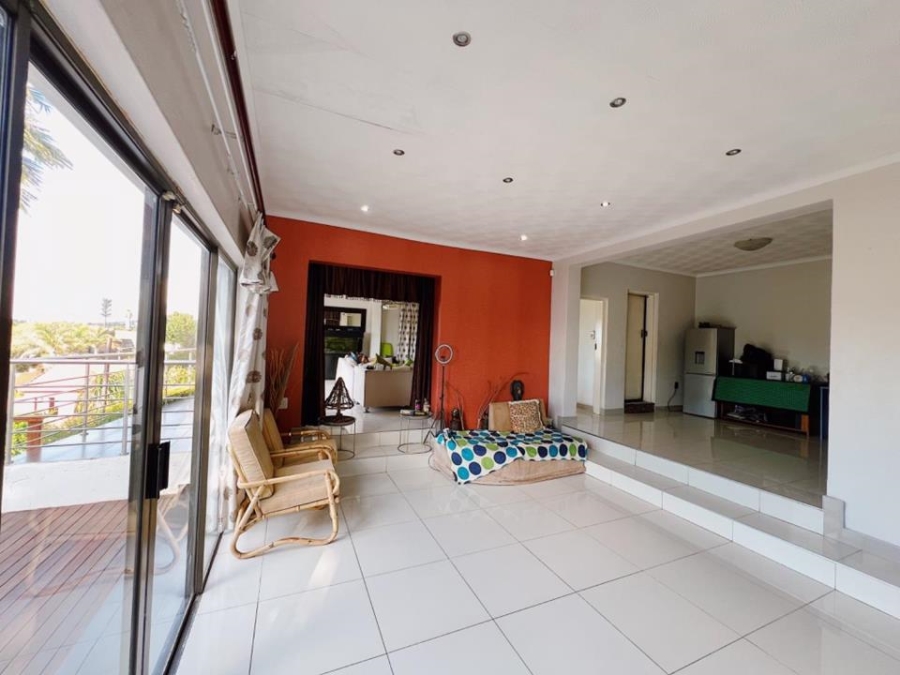 To Let 4 Bedroom Property for Rent in Glenvista Gauteng