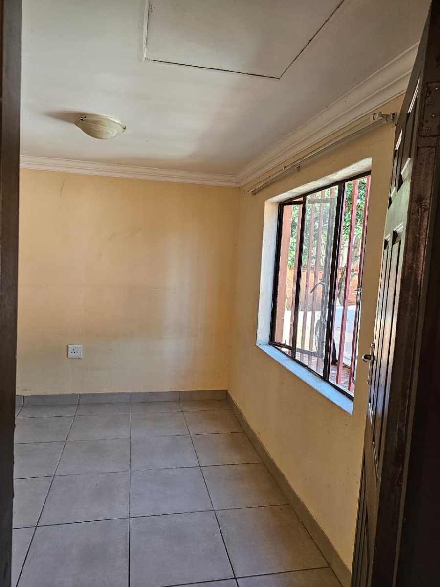 To Let 1 Bedroom Property for Rent in Kensington Gauteng