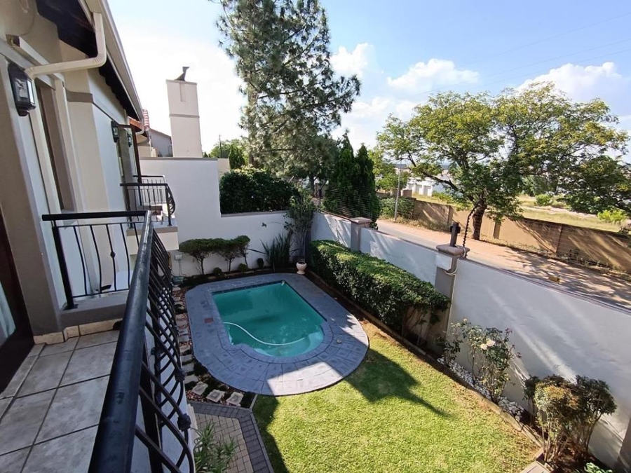 4 Bedroom Property for Sale in Broadacres Gauteng