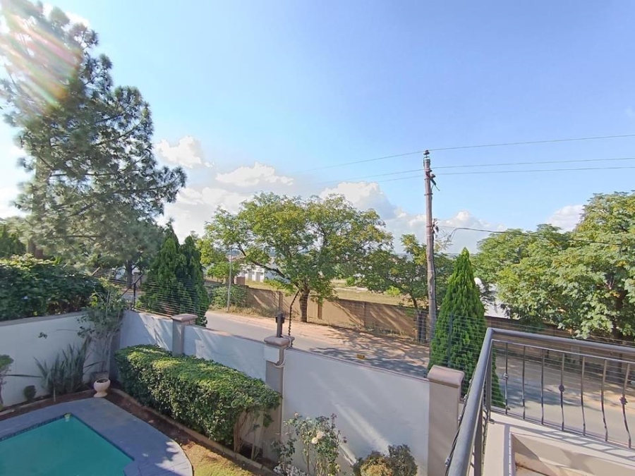 4 Bedroom Property for Sale in Broadacres Gauteng