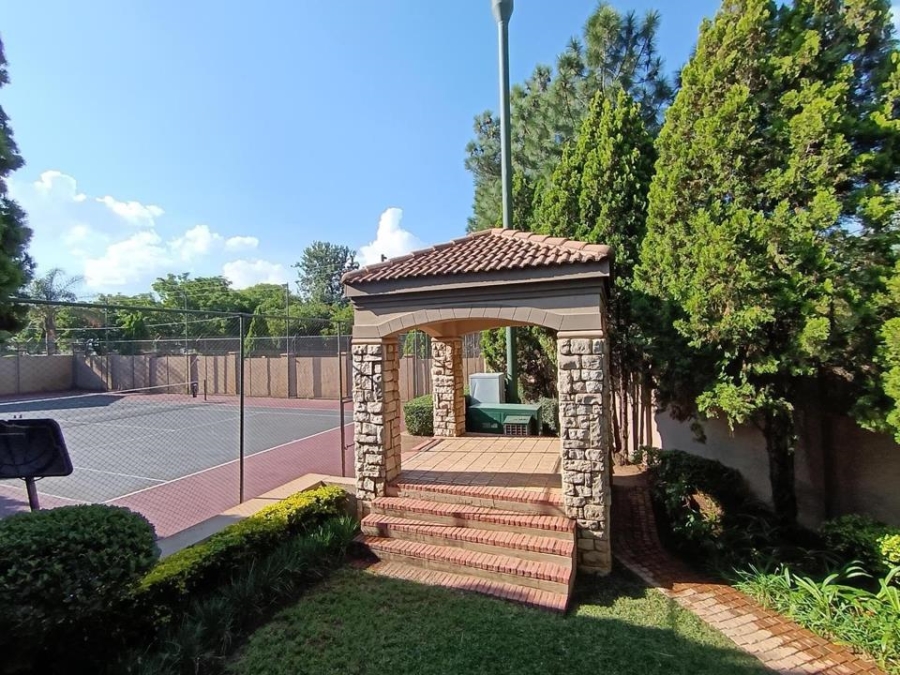 4 Bedroom Property for Sale in Broadacres Gauteng