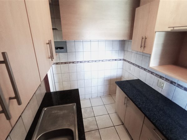 To Let 1 Bedroom Property for Rent in Elarduspark Gauteng