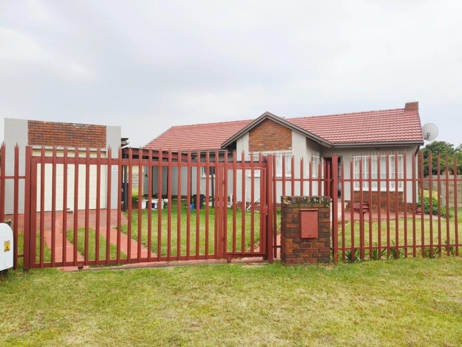 3 Bedroom Property for Sale in Finsbury Gauteng