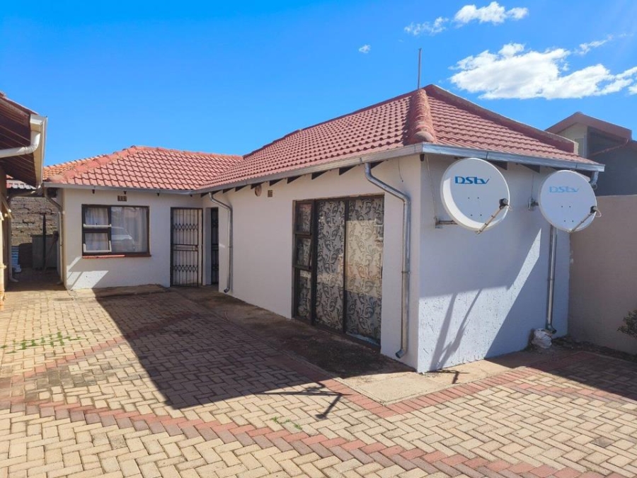 3 Bedroom Property for Sale in Randfontein Central Gauteng