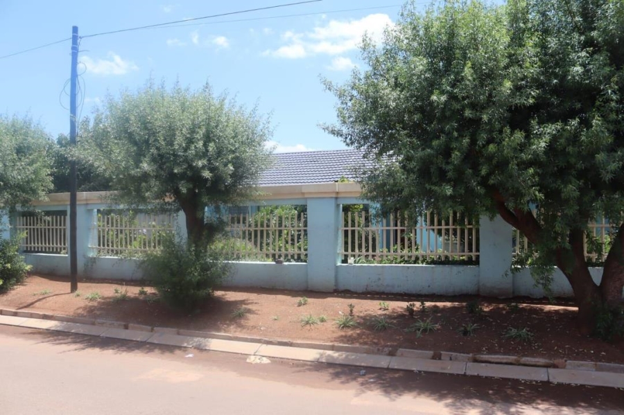 3 Bedroom Property for Sale in Toekomsrus Gauteng