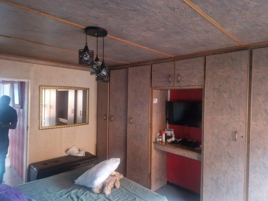 2 Bedroom Property for Sale in Chiawelo Ext 5 Gauteng
