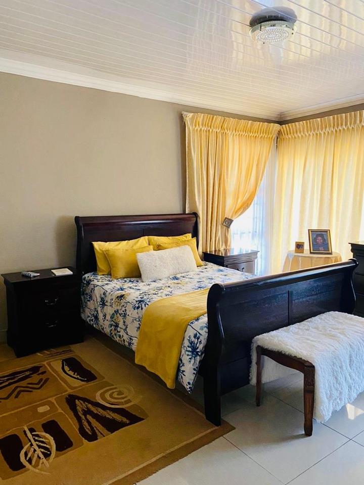 4 Bedroom Property for Sale in Woodhill Estate Gauteng