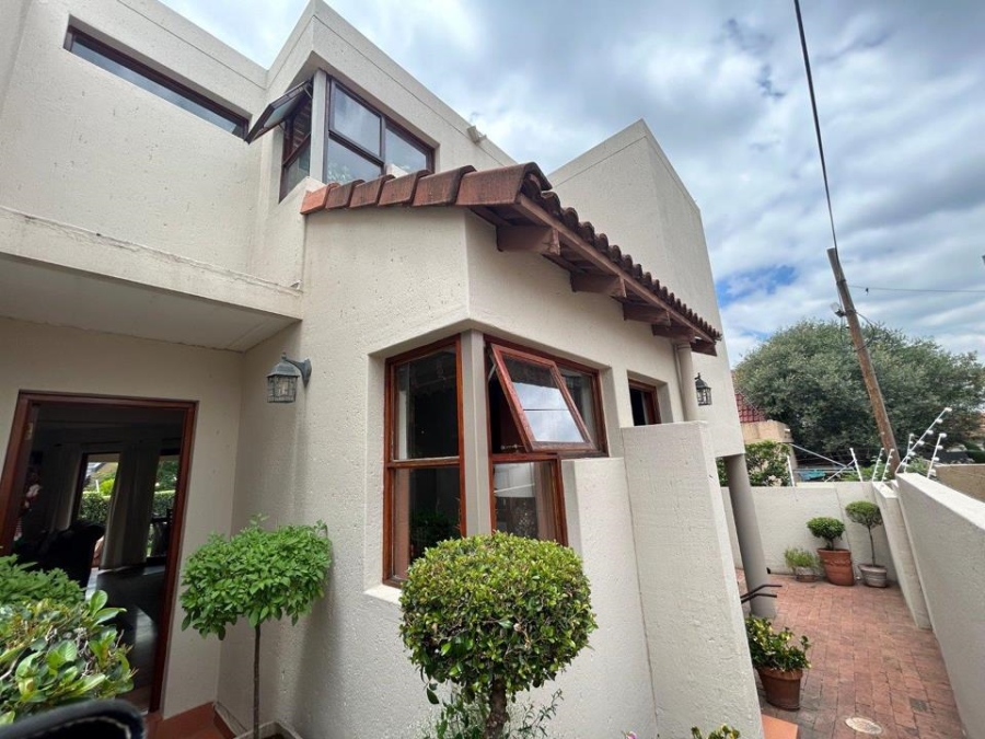 3 Bedroom Property for Sale in Magaliessig Gauteng