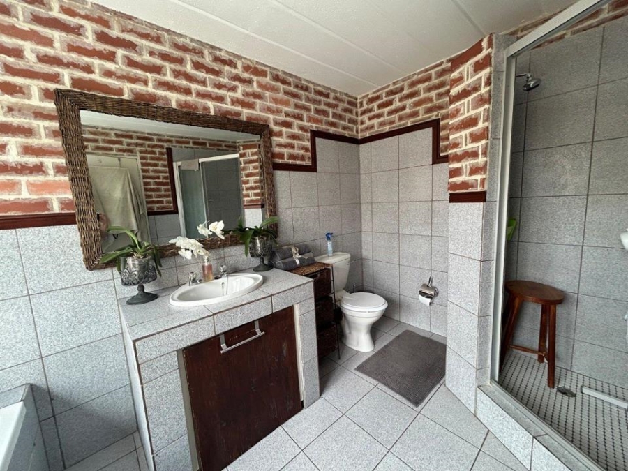 3 Bedroom Property for Sale in Magaliessig Gauteng