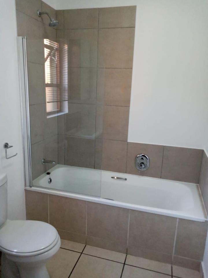 1 Bedroom Property for Sale in Broadacres Gauteng