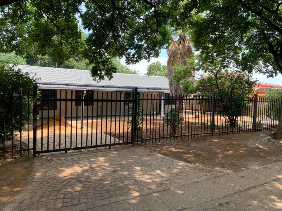 5 Bedroom Property for Sale in Danville Gauteng