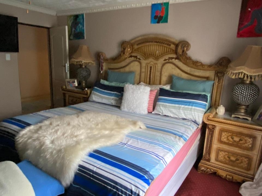5 Bedroom Property for Sale in Chantelle Gauteng