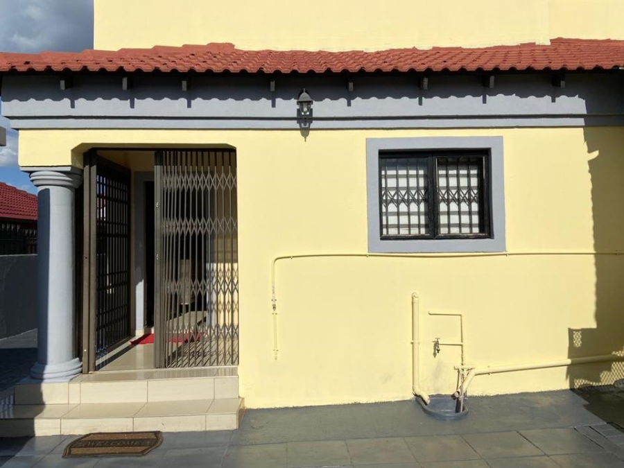 5 Bedroom Property for Sale in Chantelle Gauteng