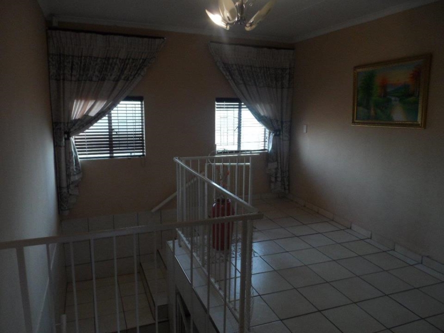 6 Bedroom Property for Sale in Chantelle Gauteng