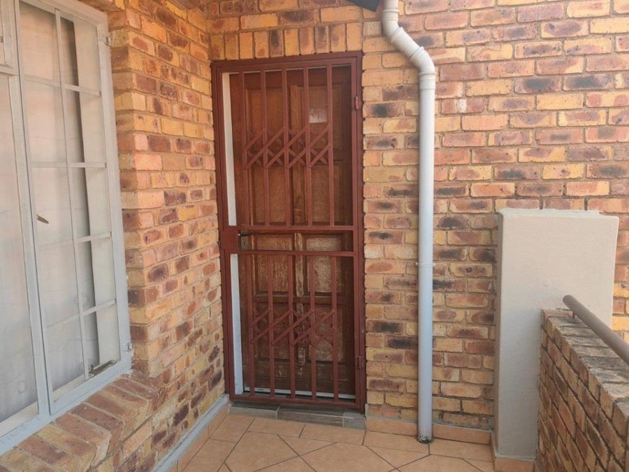 2 Bedroom Property for Sale in Theresa Park Gauteng