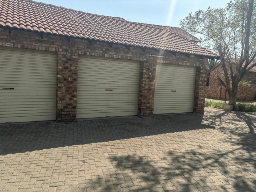 2 Bedroom Property for Sale in Theresa Park Gauteng