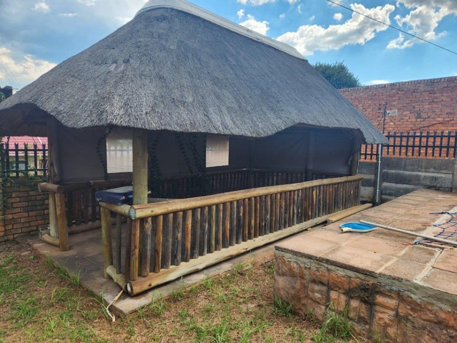3 Bedroom Property for Sale in Mountain View Gauteng