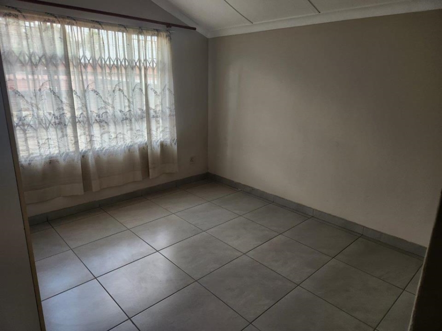 3 Bedroom Property for Sale in Mountain View Gauteng