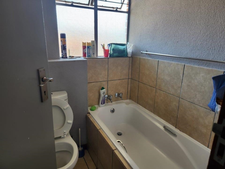 2 Bedroom Property for Sale in The Orchards Gauteng